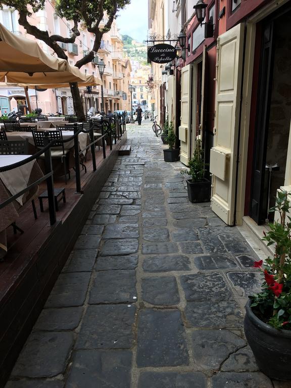 Almayer La Locanda Gaeta Bagian luar foto